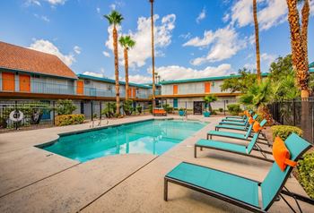 Fifteen 50 apartments - pool
